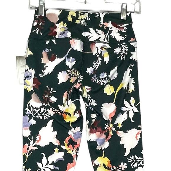 Shadow Sport Size S High Waist Legging Full Length NEW Waist Pocket Dark Floral - Picture 2 of 7